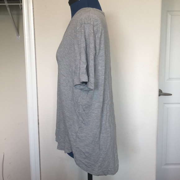 Simple grey loose tee - Picture 2 of 4